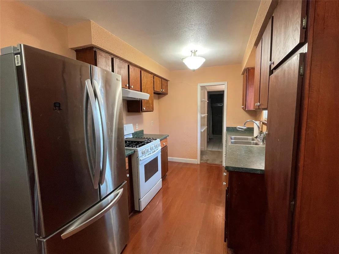 Photo of 5608 PEPPERTREE PKWY