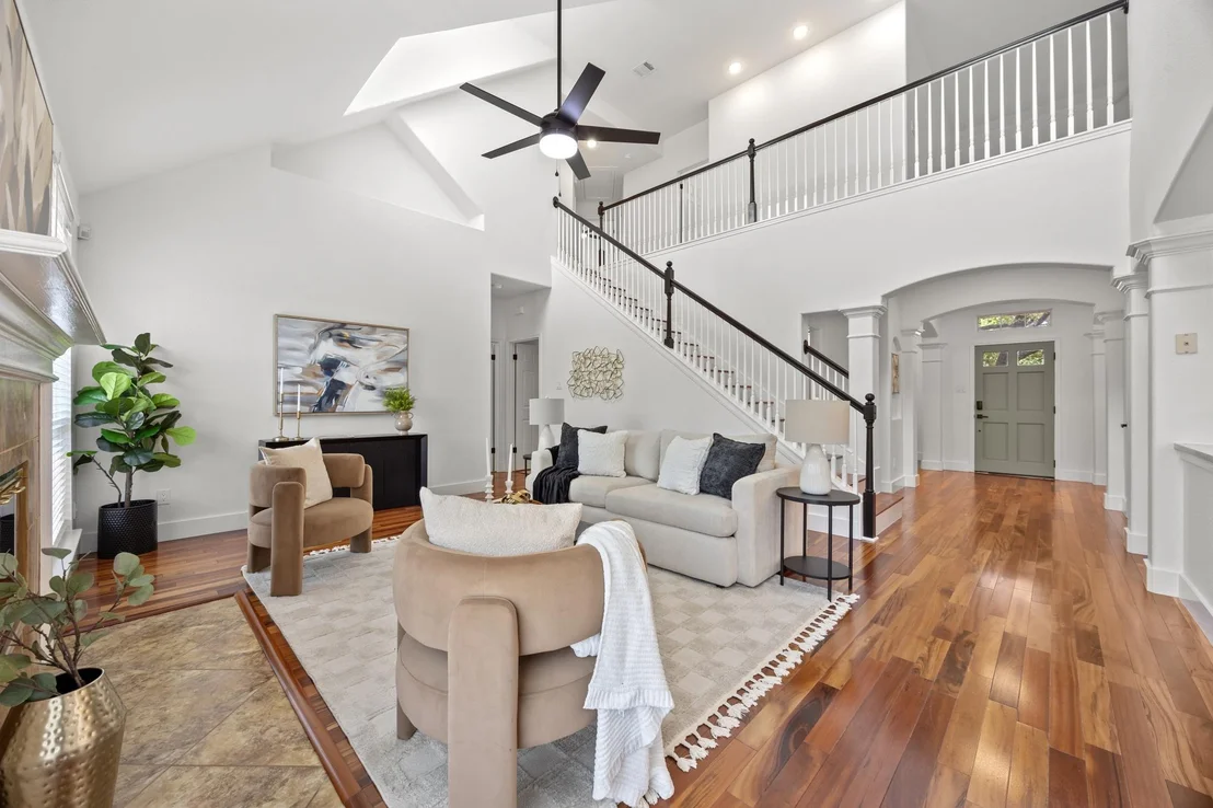 Photo of 1245 Lacey Oak LOOP