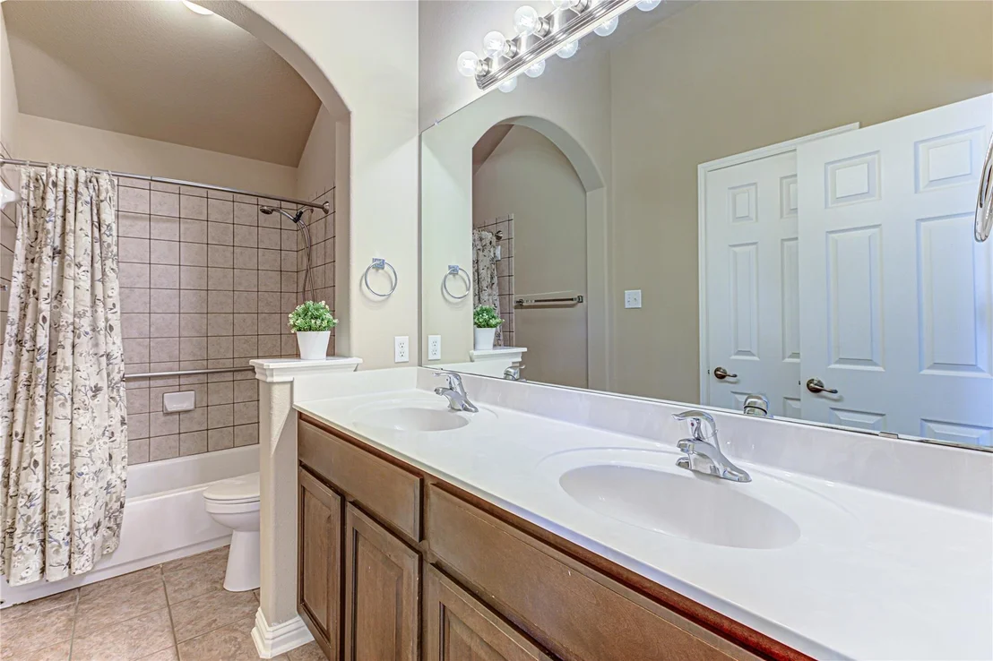 Photo of 271 Middle Creek DR