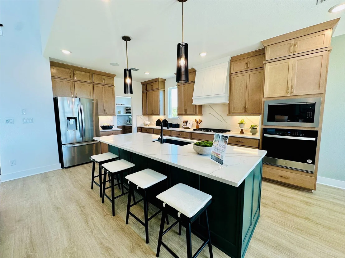 Photo of 1603 Headwaters BLVD