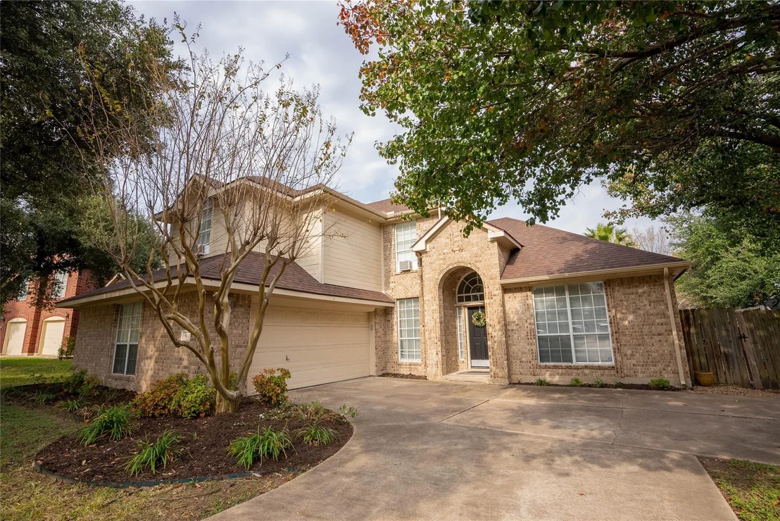 Photo of 902 Princeton CV