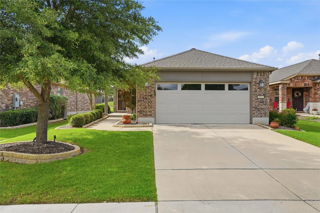Photo of 821 Hamilton LN