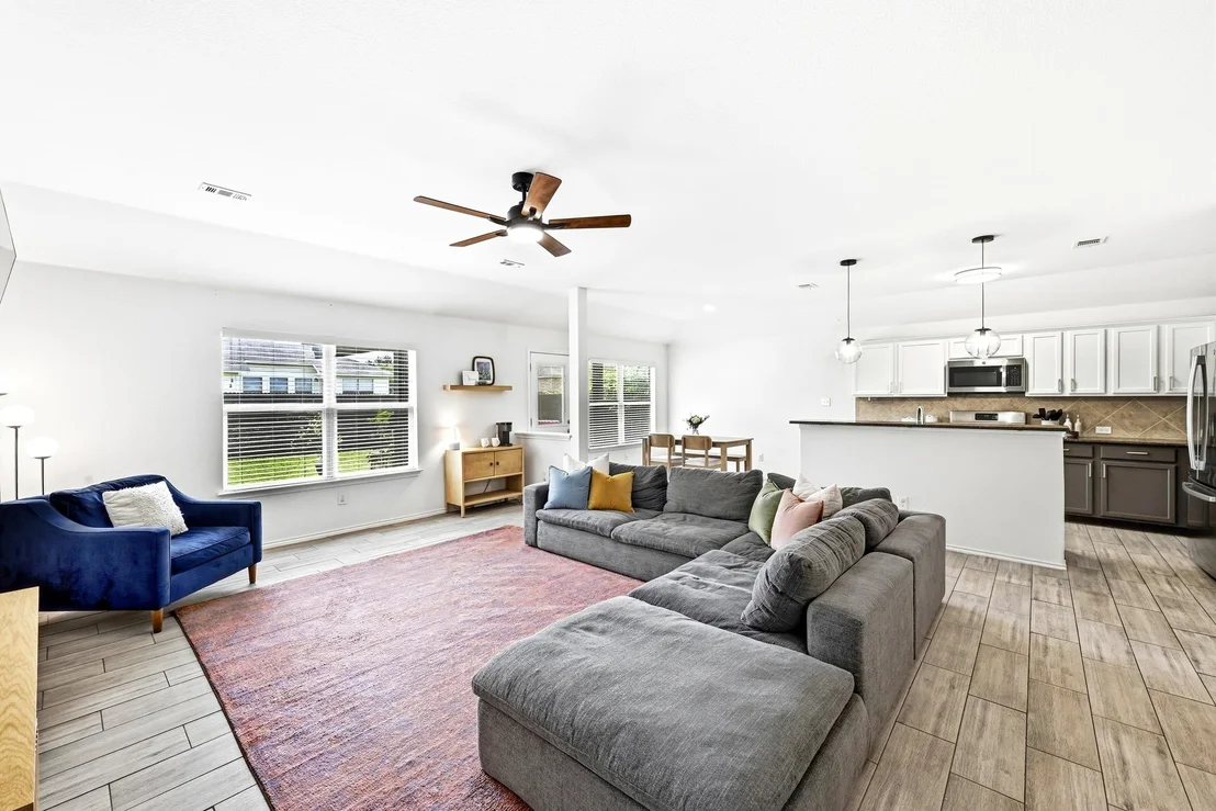 Photo of 184 Coral Stone TRL