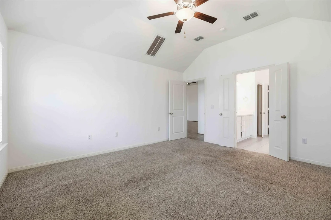 Photo of 707 Allende BND