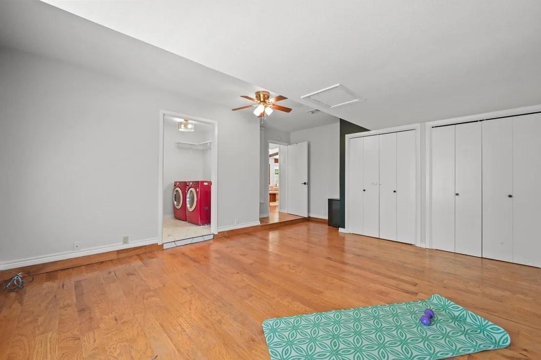 Photo of 5300 Suburban DR