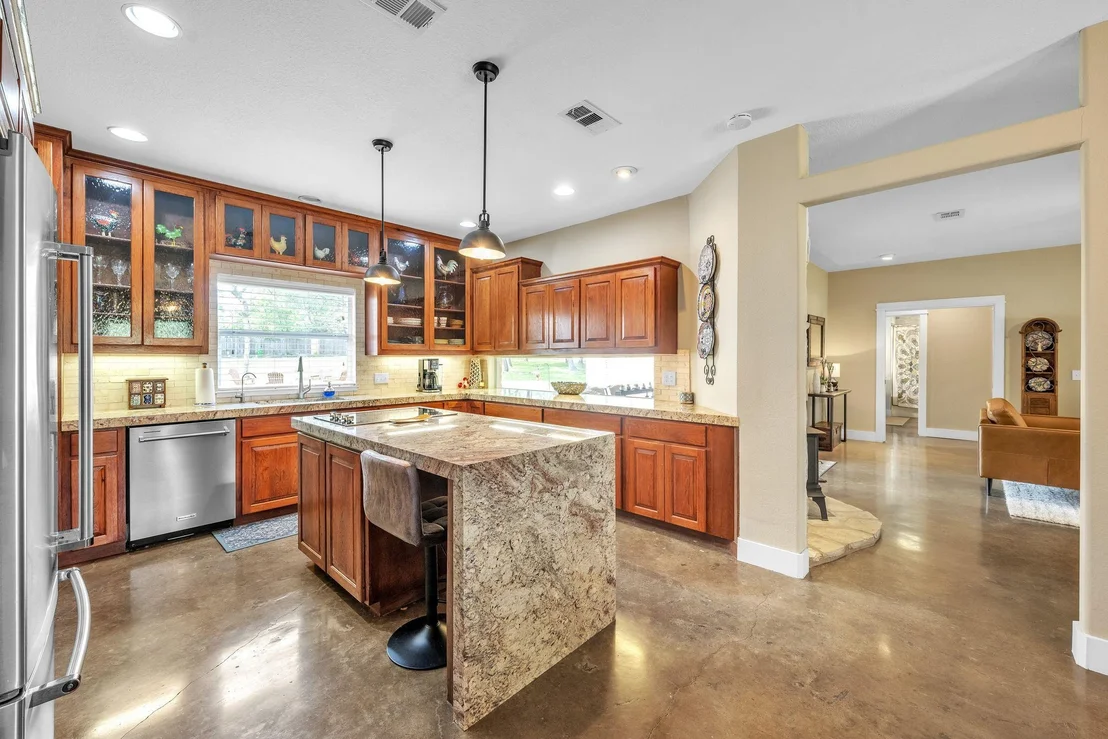Photo of 201 W View DR