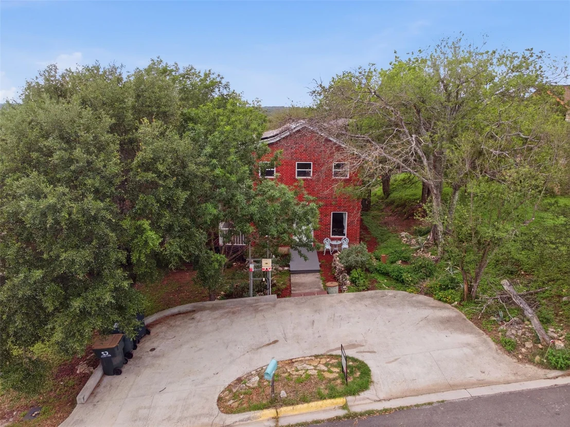 Photo of 1104 Franklin DR