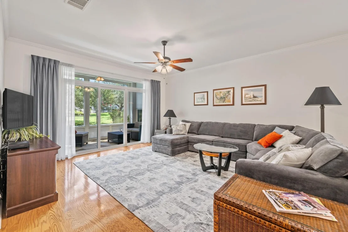 Photo of 302 Rosecliff DR