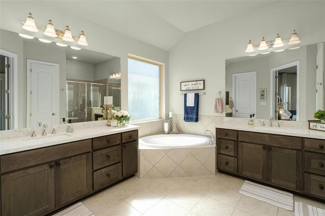 Photo of 401 Jacksdaw DR