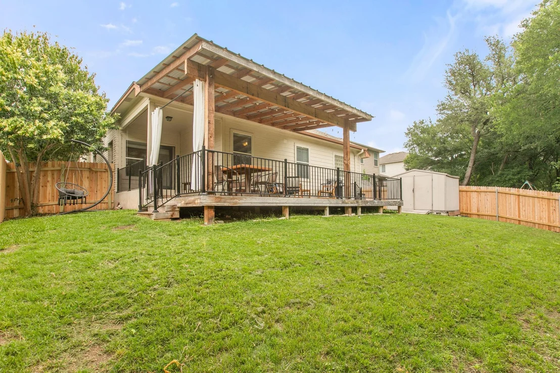 Photo of 659 Cullen BLVD