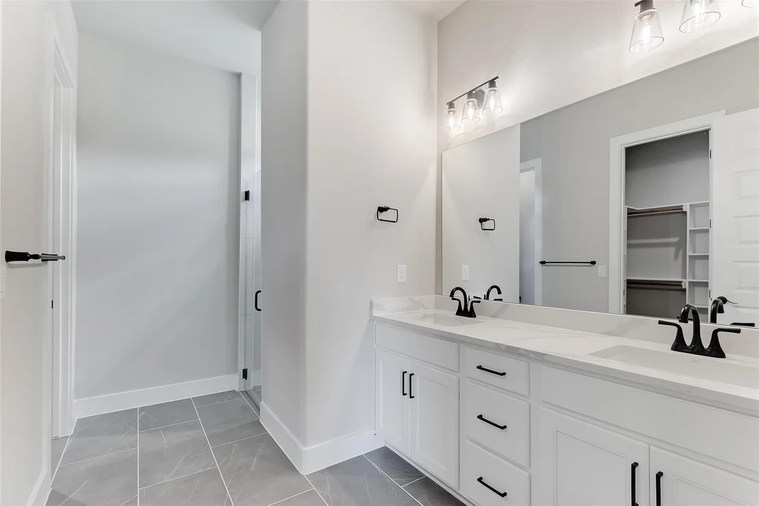Photo of 124 Draper LN