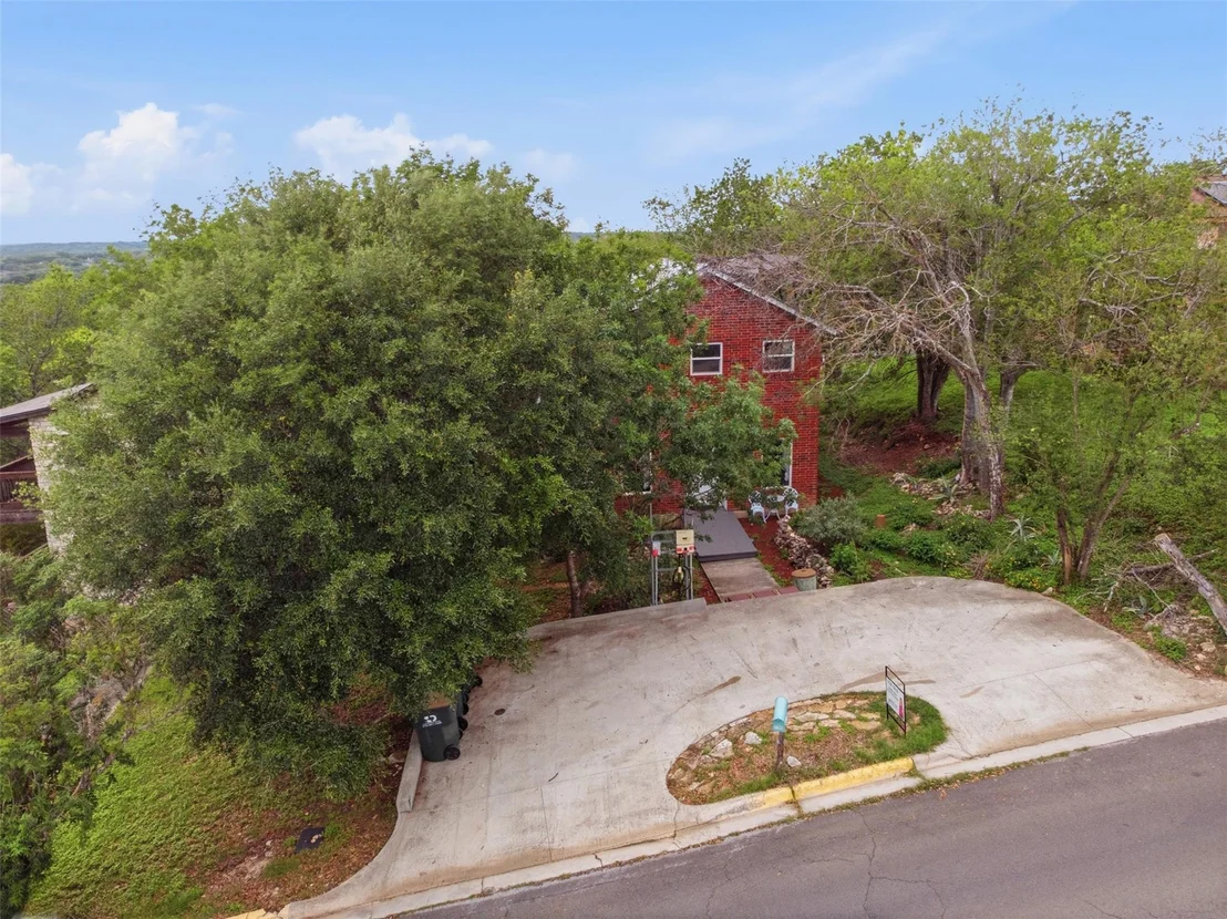 Photo of 1104 Franklin DR
