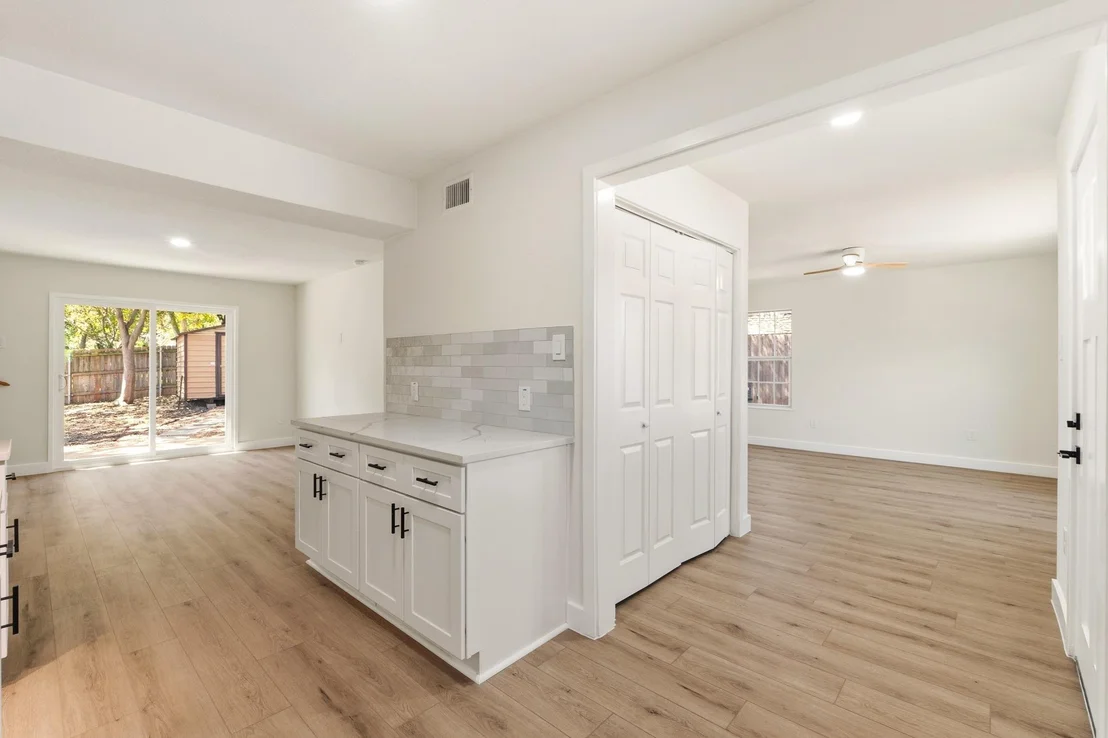 Photo of 903 Potomac PATH