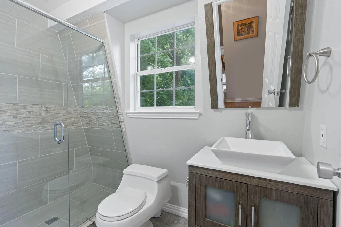 Photo of 2909 Edgewater DR