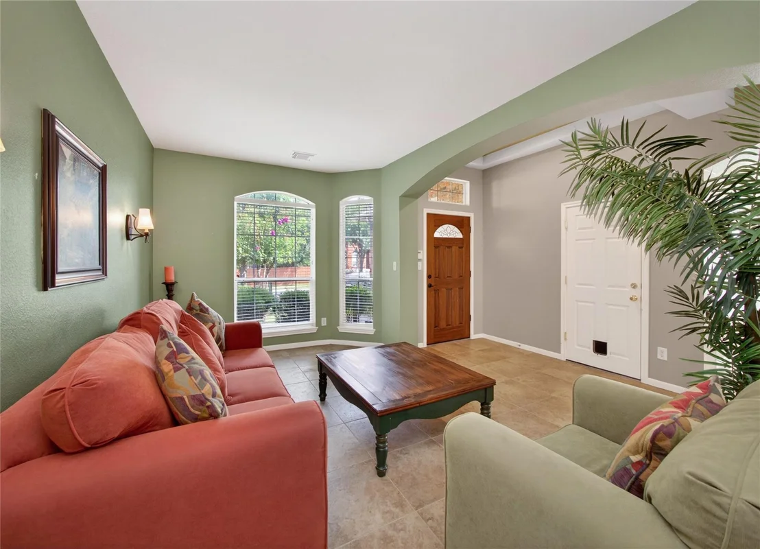 Photo of 2913 Clinton PL