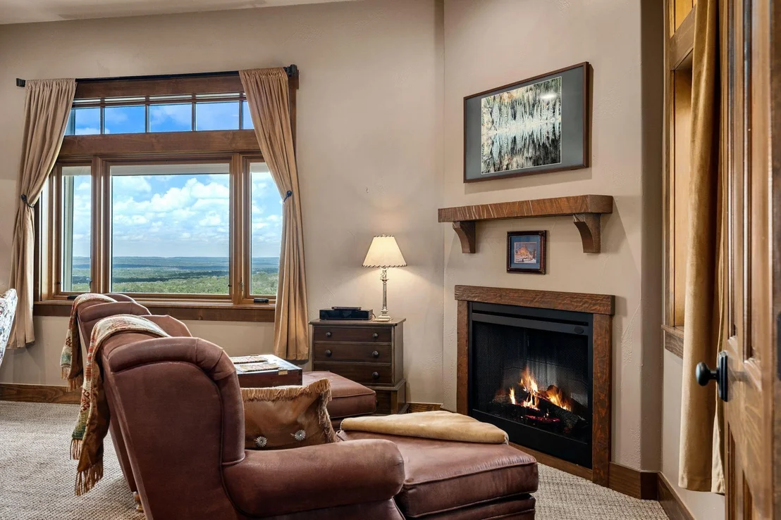Photo of 115 Trophy Oak PT