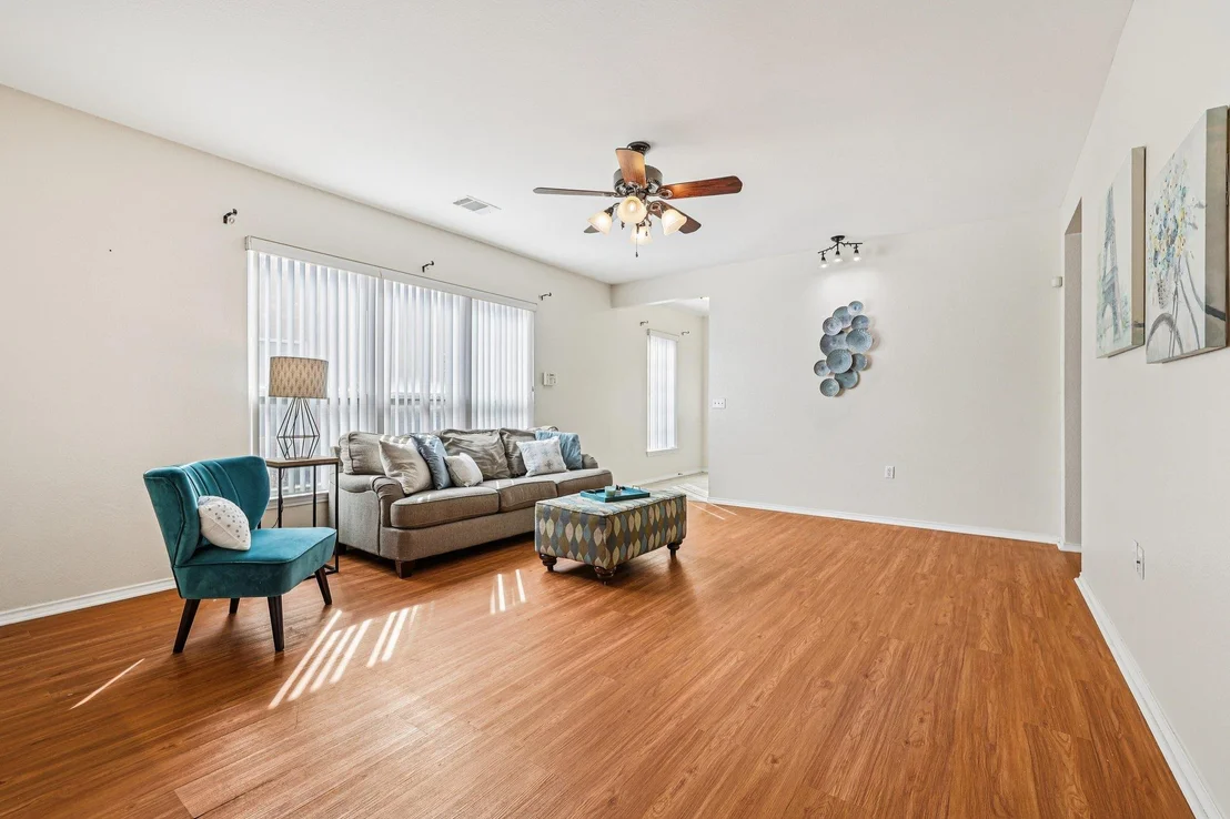 Photo of 323 Crockett LOOP