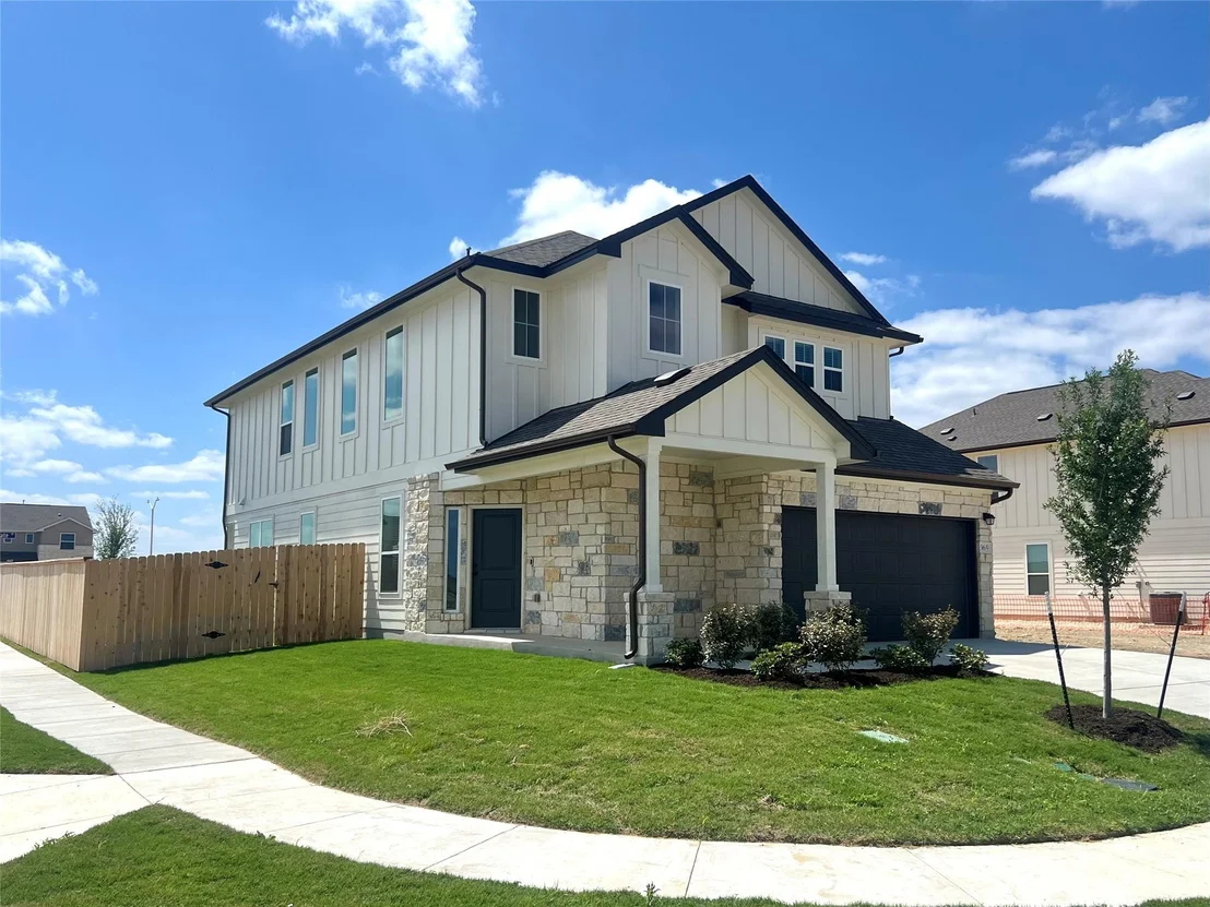 Photo of 365 Young ST
