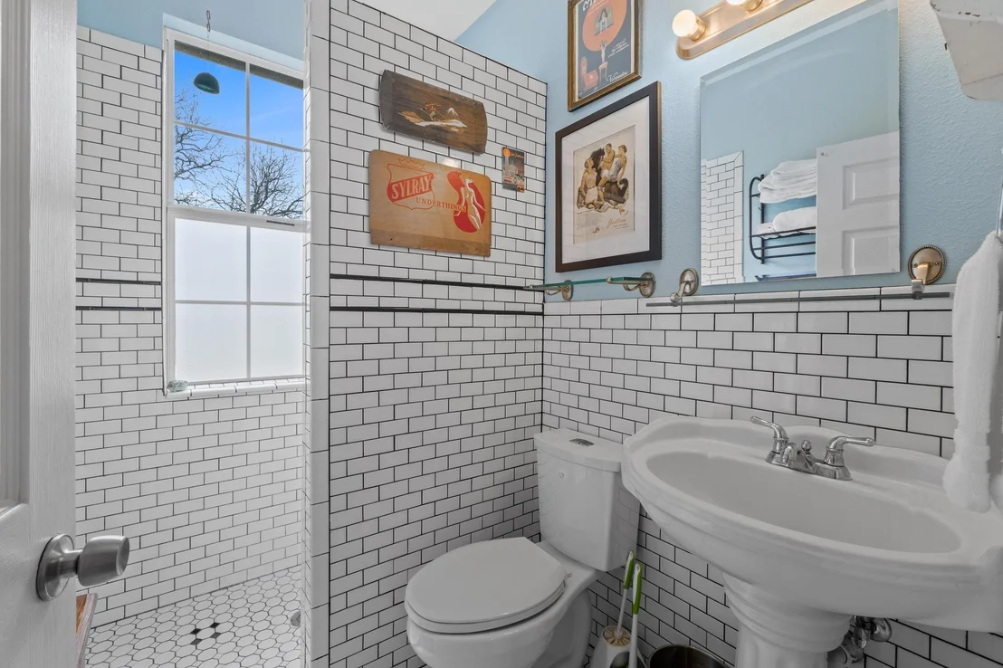 Photo of 1400 Eva ST
