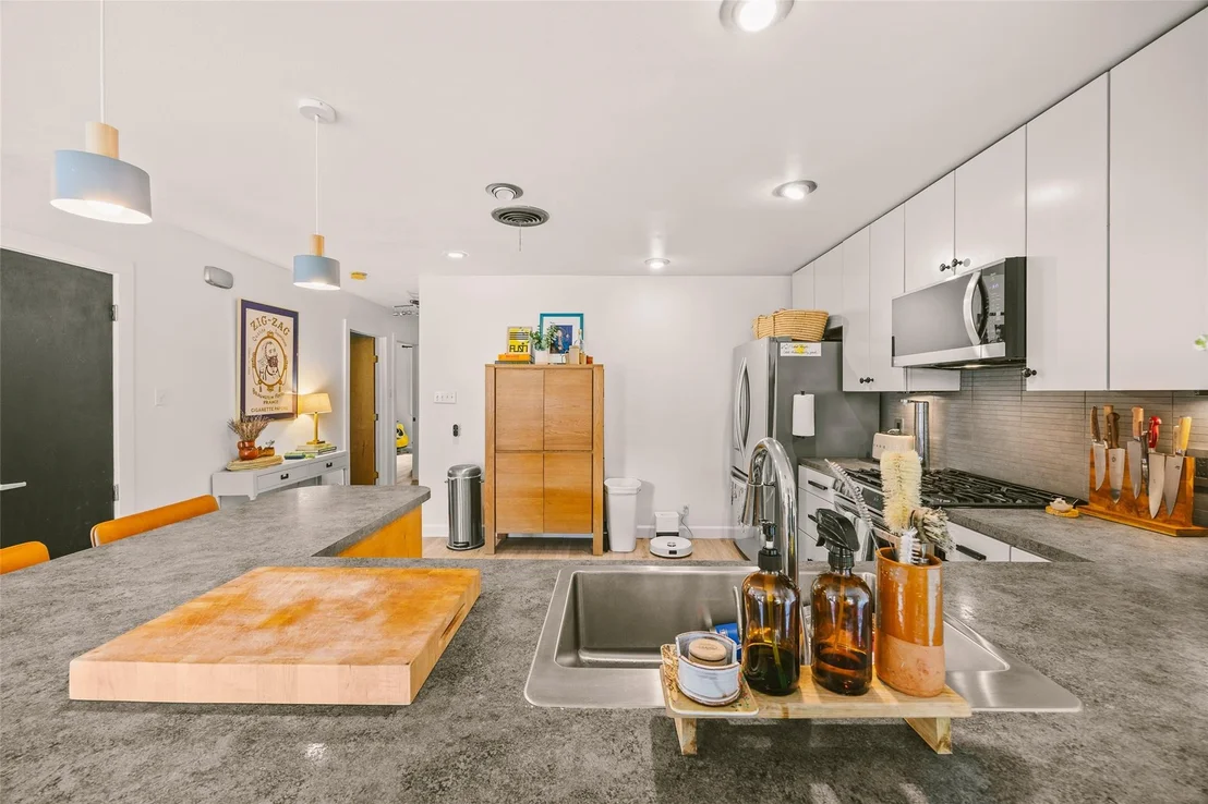 Photo of 805 Cardiff DR