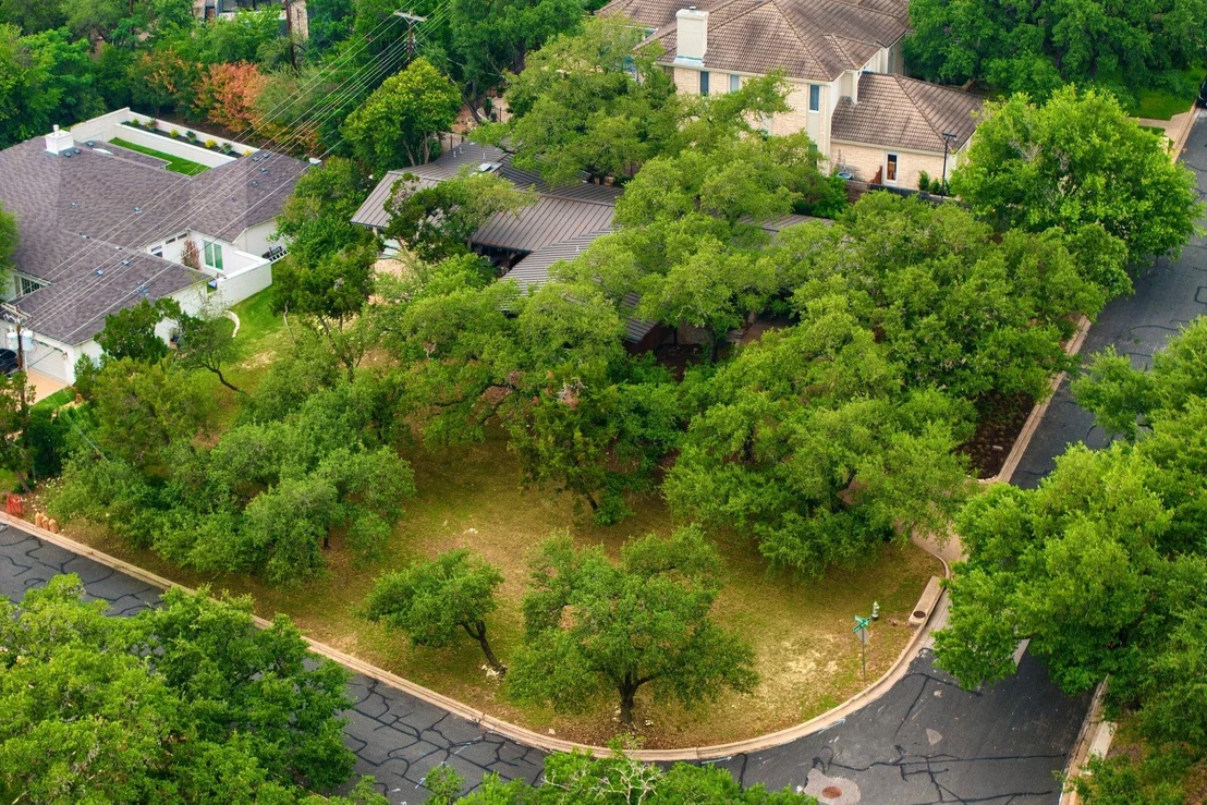 Photo of 5800 Lookout Mountain DR