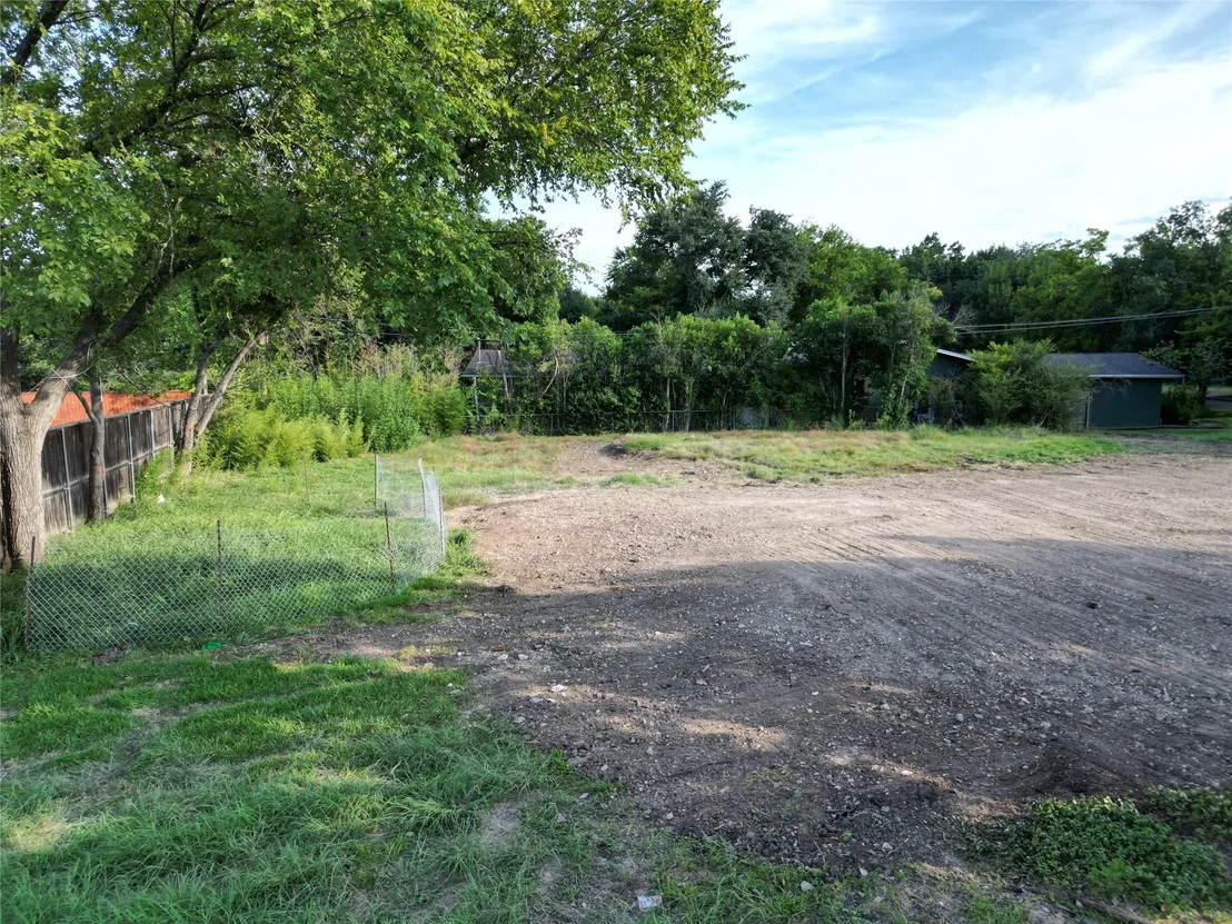 Photo of 4801 Fairview DR