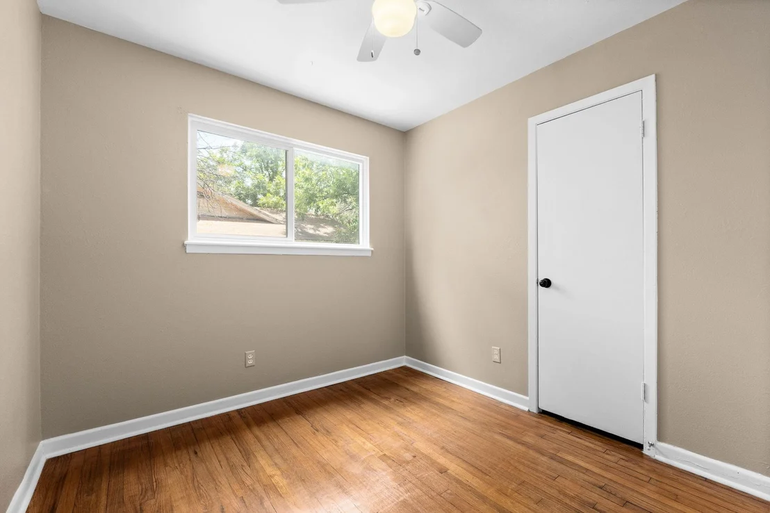 Photo of 1301 West LN