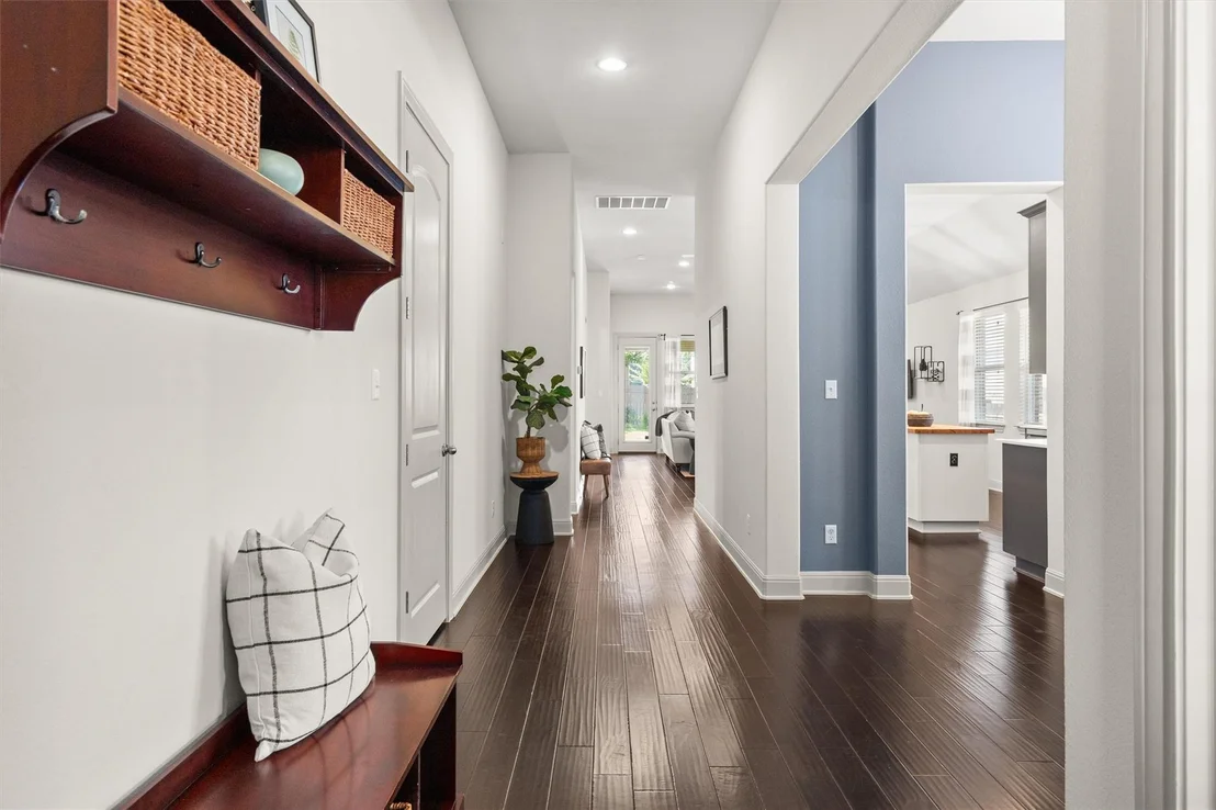 Photo of 2732 Florin CV