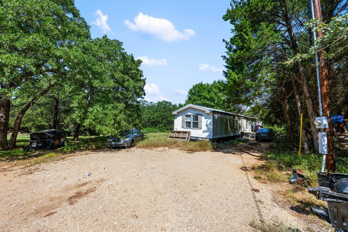 Photo of Unit 1 at 2057 US-290 Highway E