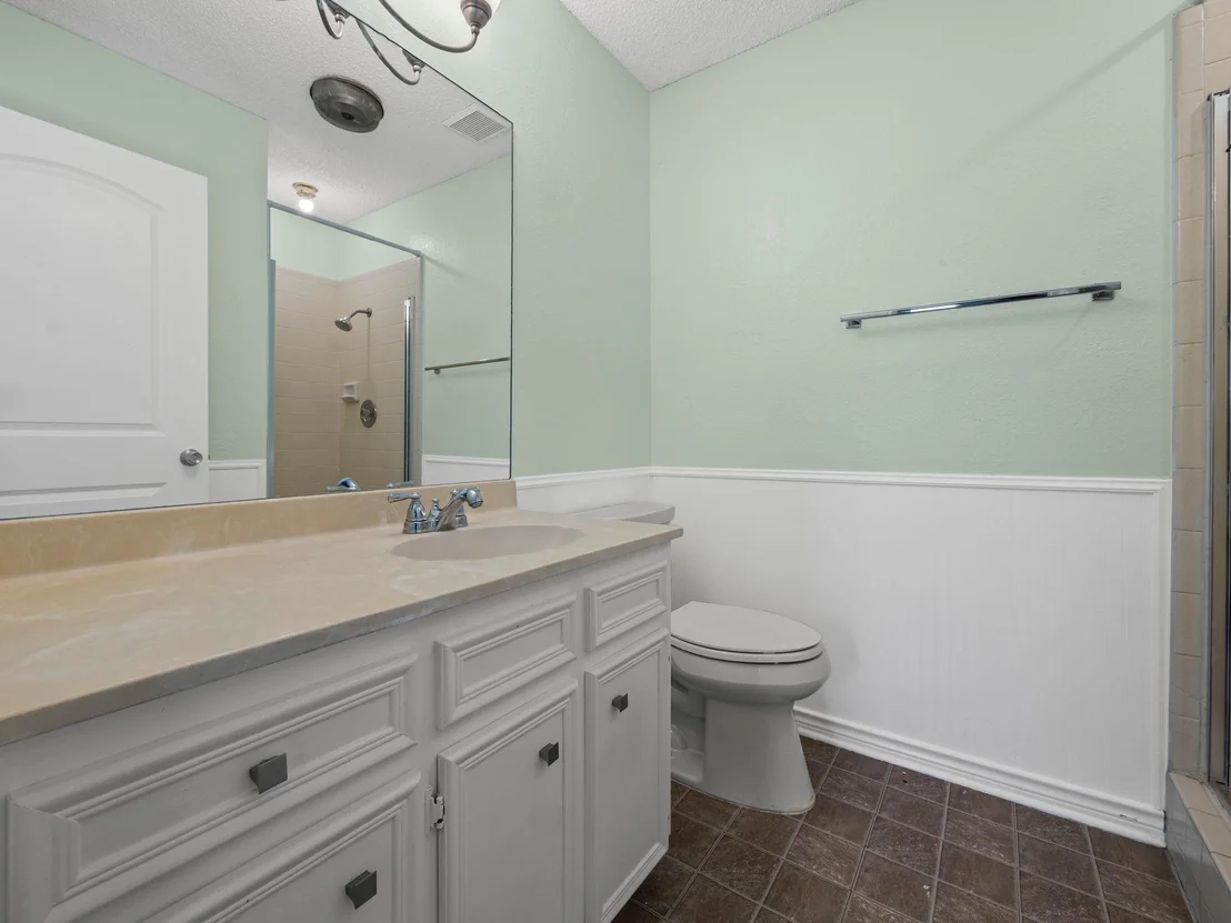 Photo of 1002 Cresswell DR