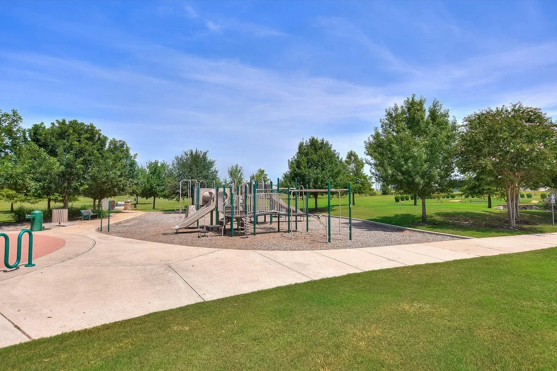 Photo of 1813 Meandering Meadows DR