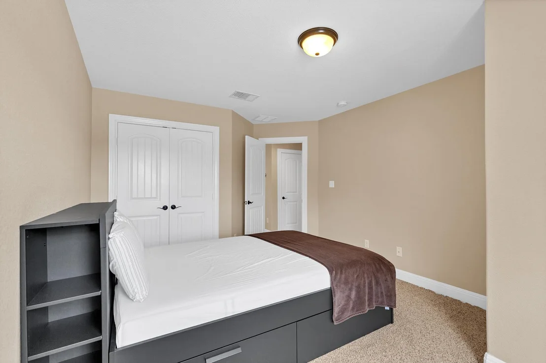 Photo of 301 Wye Oak ST