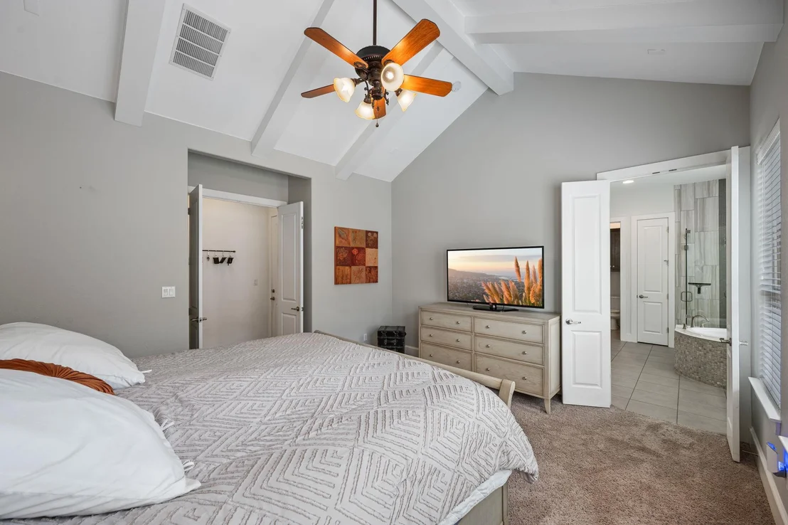 Photo of 401 Skyflower DR