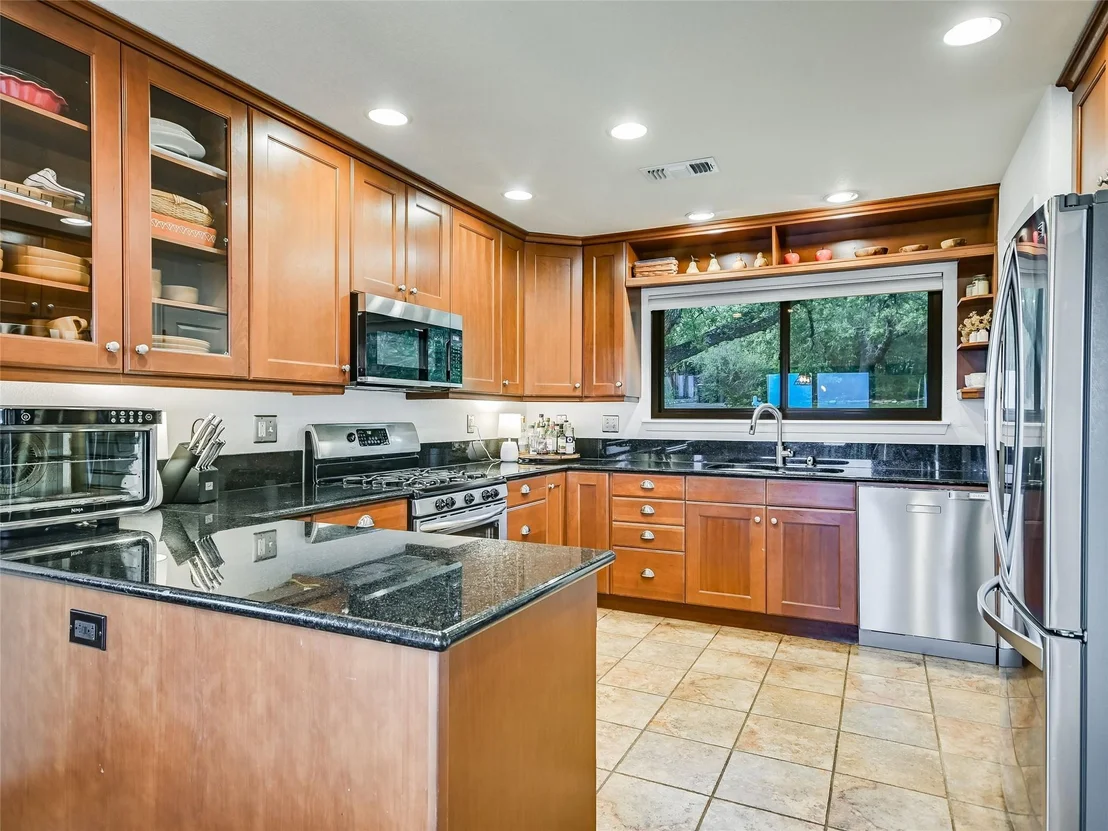 Photo of 1304 Canoe Brook DR