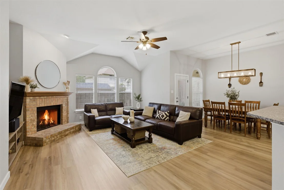 Photo of 2100 Red Oak CIR