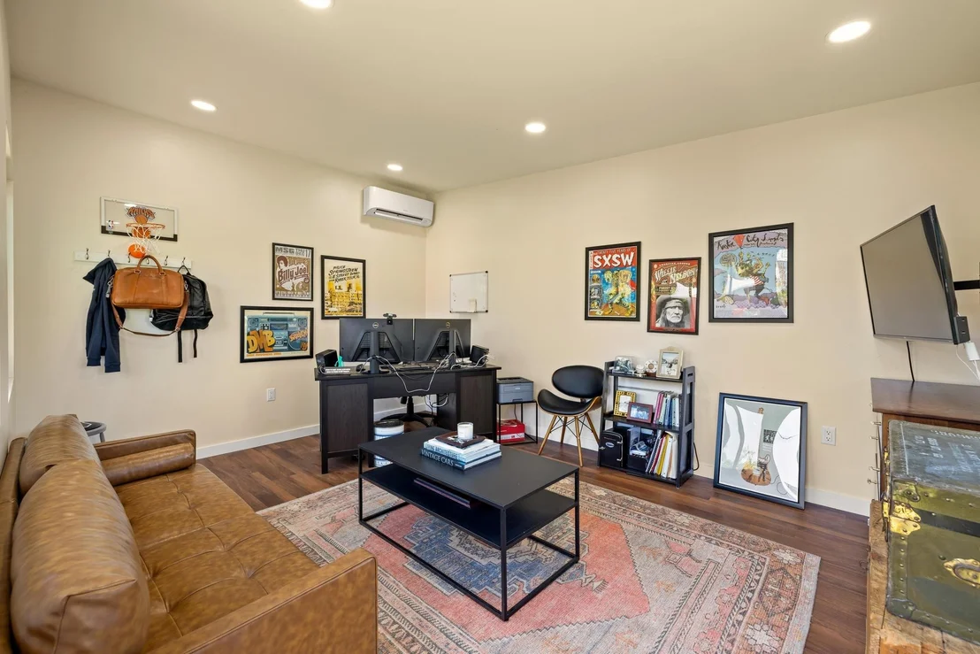 Photo of 2607 Cascade DR