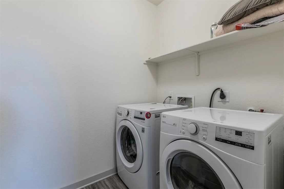Photo of 121 Parryi CV