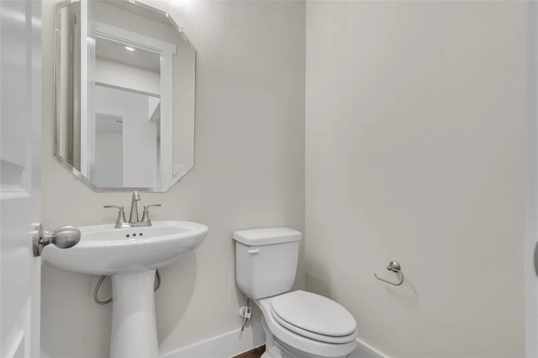 Photo of 8424 Red Bottle Brush RD