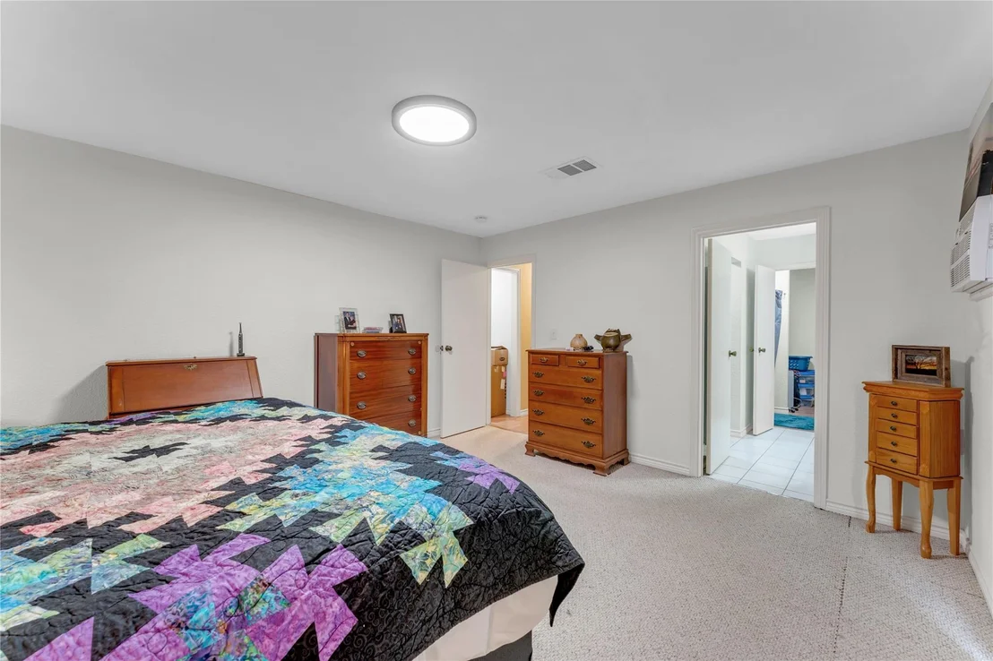 Photo of 312 Apache DR