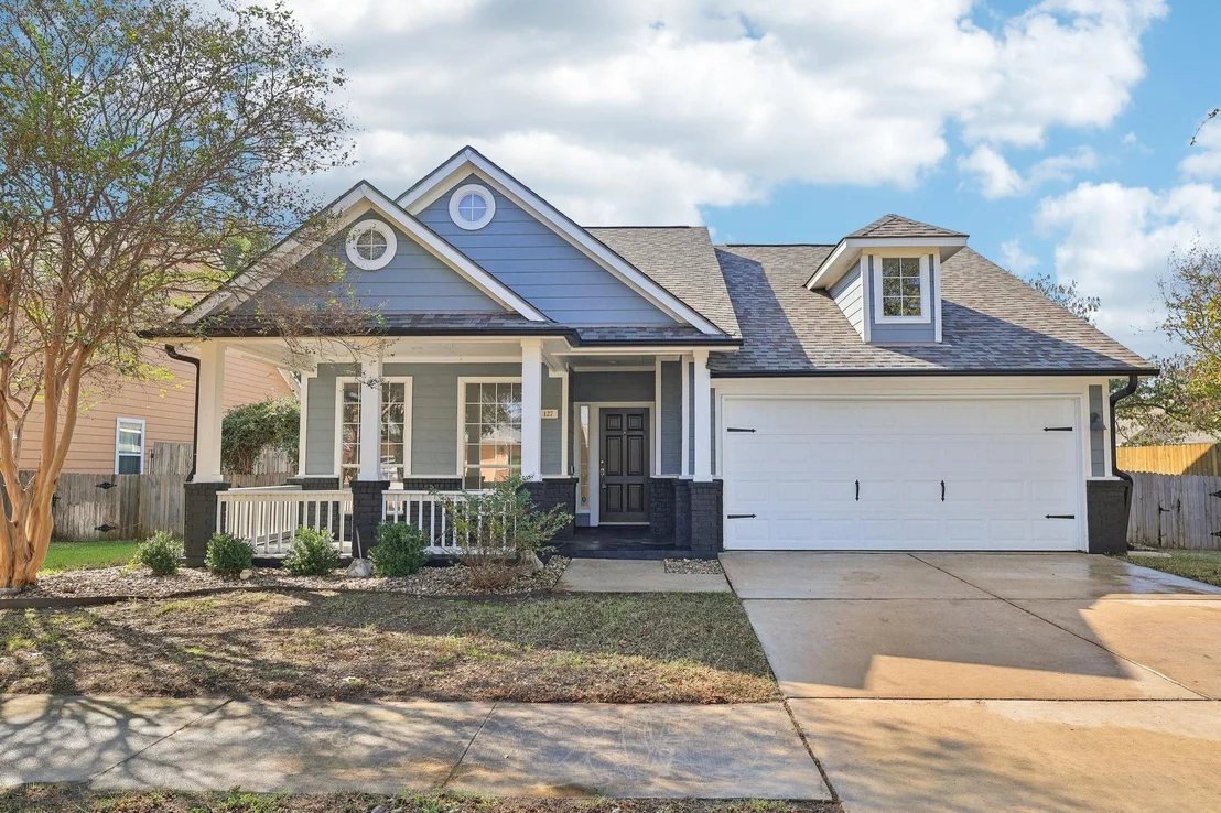 Photo of 127 Hickory LN
