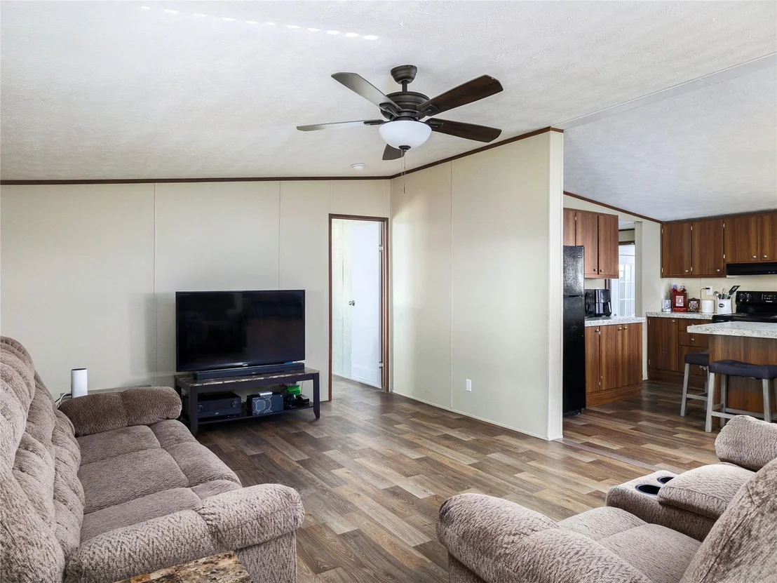 Photo of 2877 County Road 463 RD