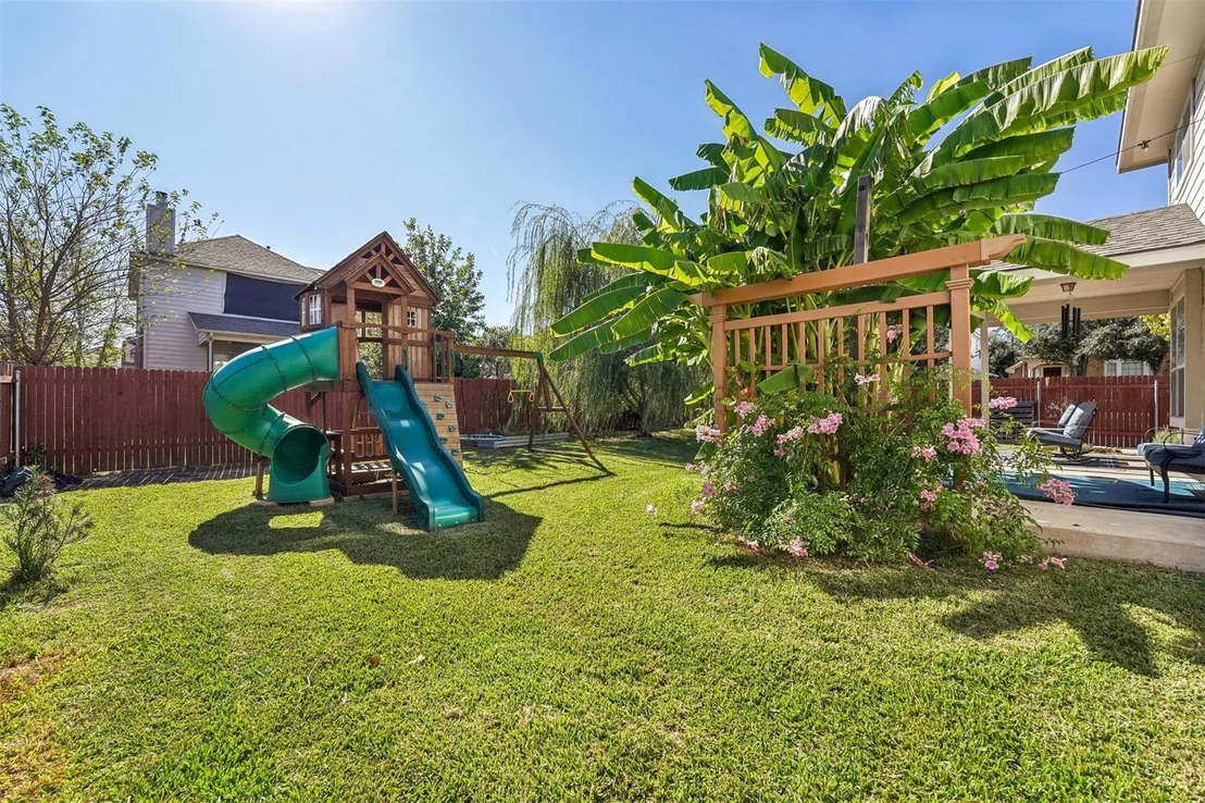 Photo of 2301 Ambling TRL