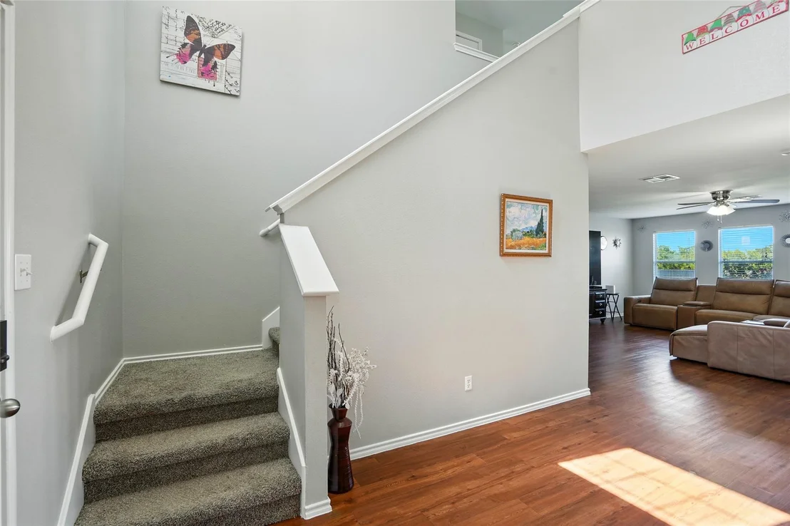 Photo of 221 Herrera TRL