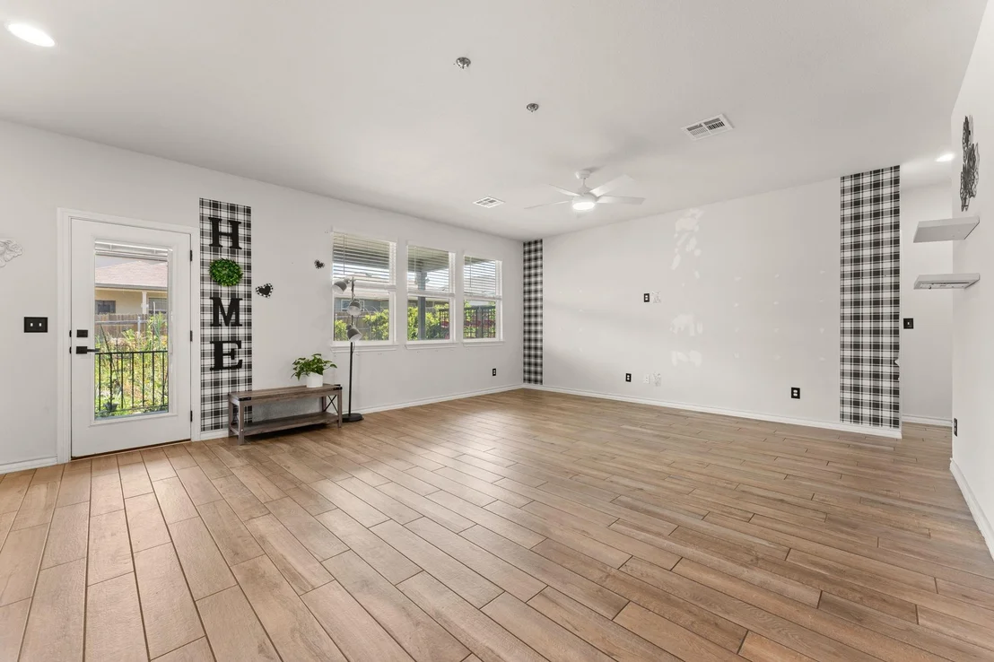 Photo of 200 Caisson TRL