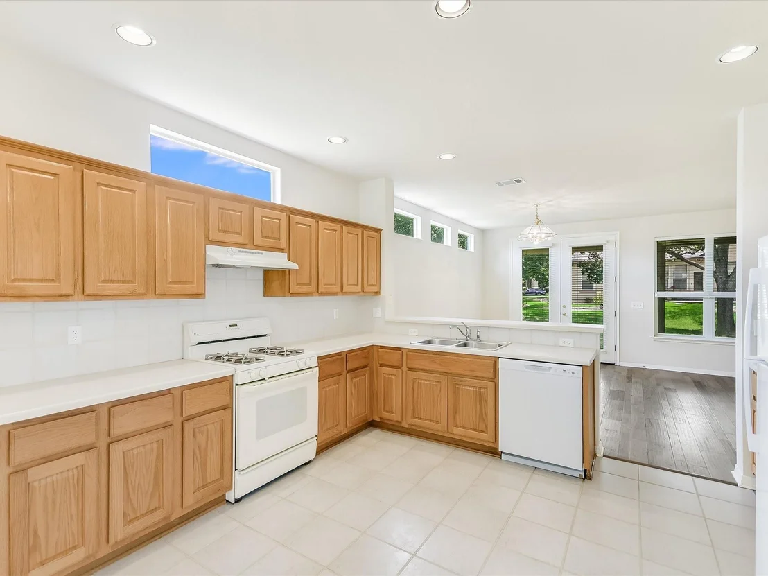 Photo of 121 Warbler WAY