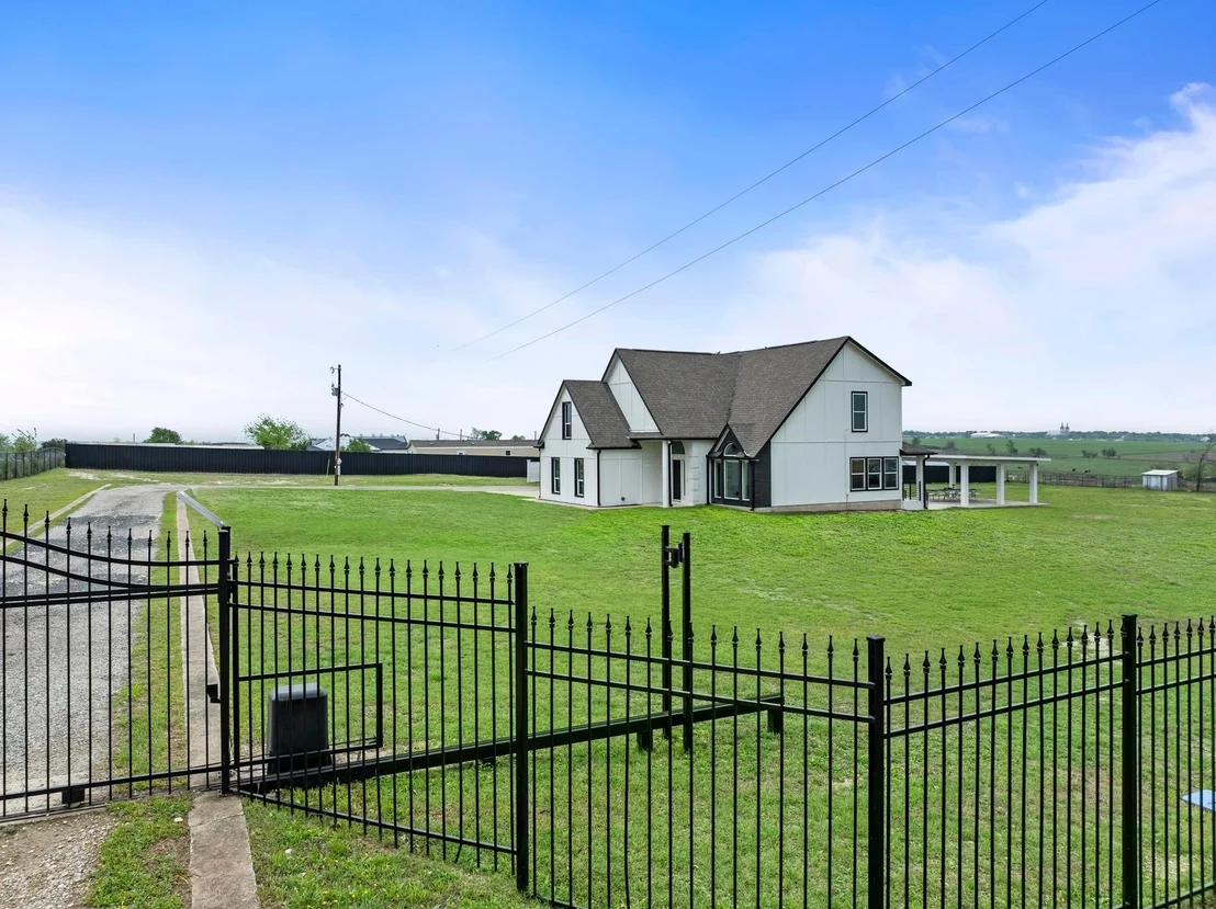 Photo of 150 Huntclub DR
