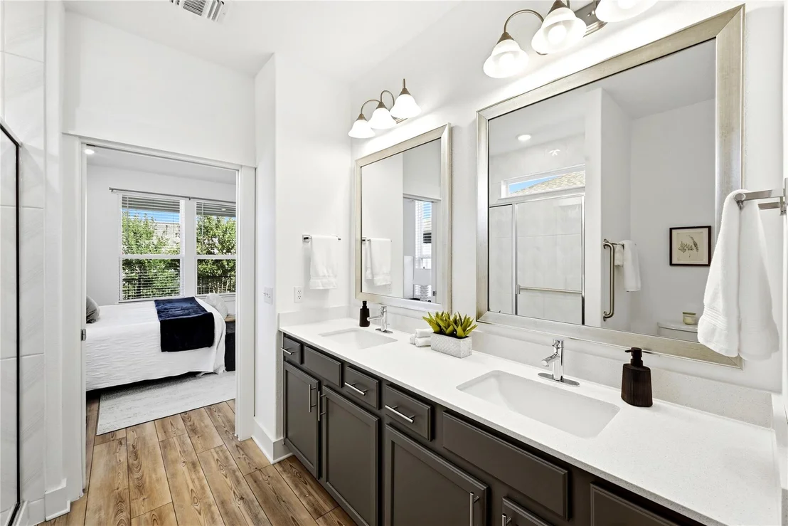 Photo of 702 Kitty Hawk RD