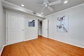 Photo of Unit 3 at 3009 Speedway