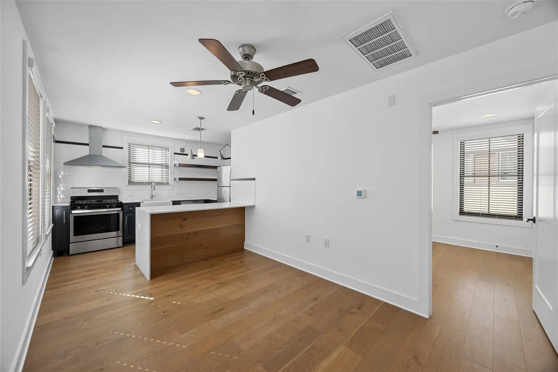 Photo of 2304 Mc Bee ST