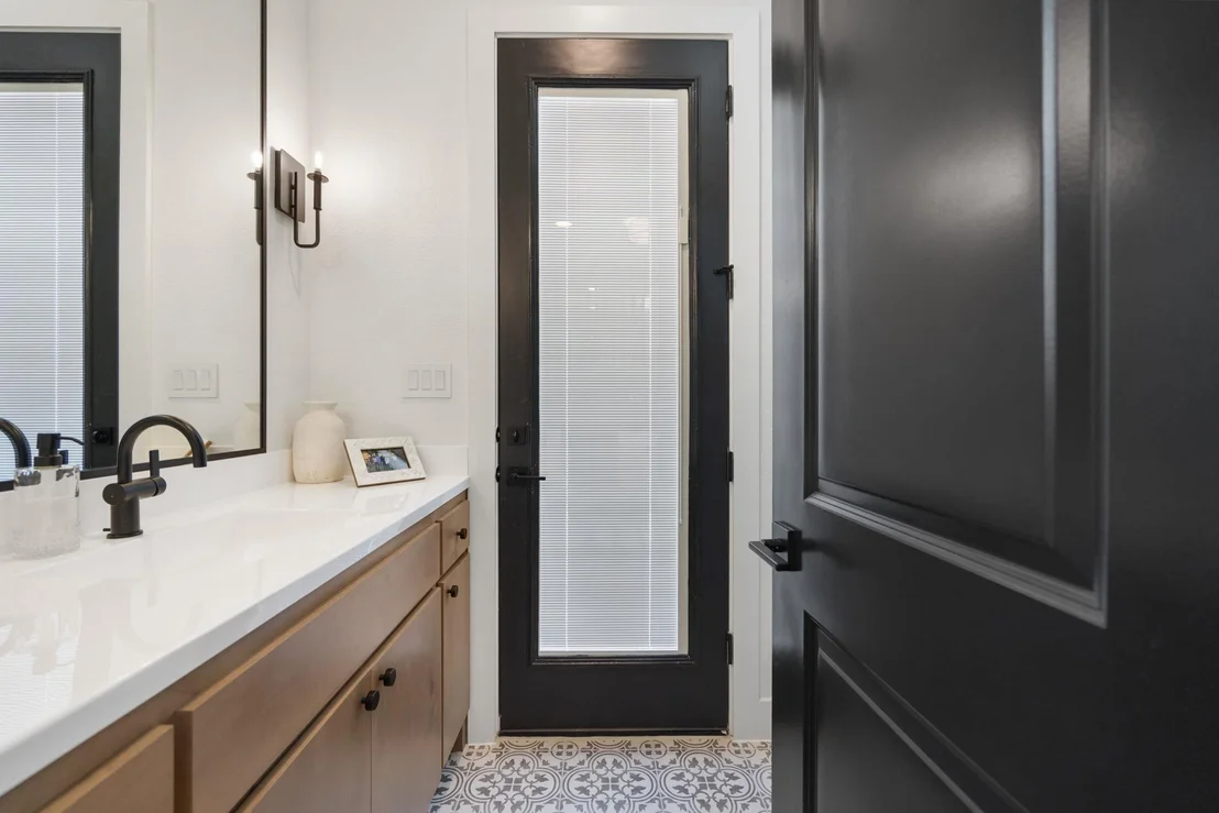 Photo of 16118 Clara Van ST